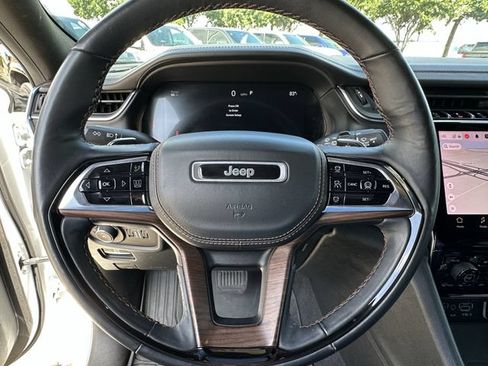 Used 2022 Jeep Grand Cherokee L Summit w/ Advanced Protech Group IV AWD/4WD image 11