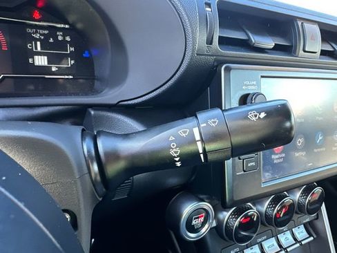 Used 2024 Toyota GR86 image 37