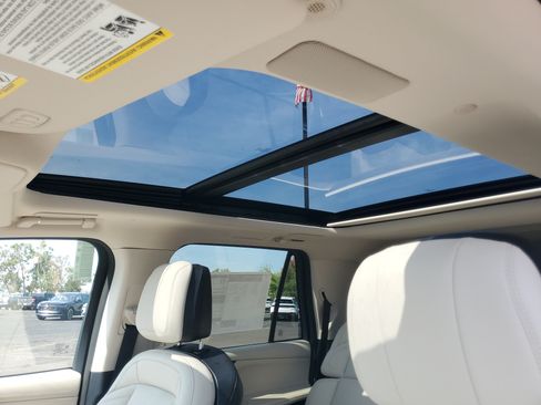 New 2027 Lincoln Navigator L Reserve AWD/4WD image 11