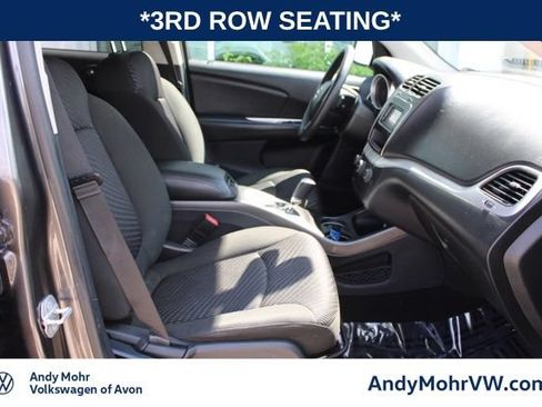 Used 2019 Dodge Journey SE FWD image 18