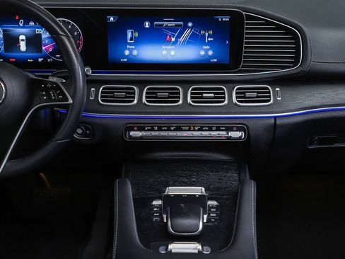 Certified 2025 Mercedes-Benz GLS 450 4MATIC image 17