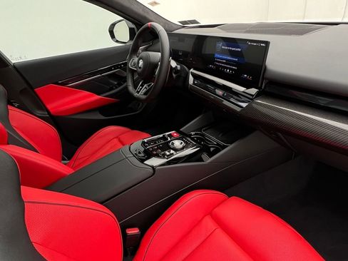 Used 2025 BMW M5 Touring w/ M Driver's Package image 17