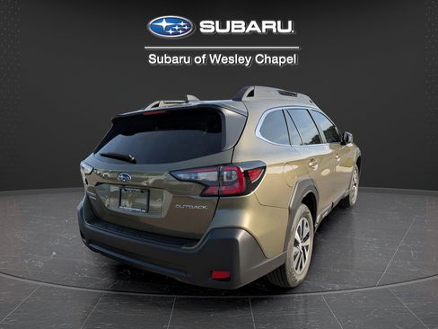 Used 2025 Subaru Outback Premium AWD/4WD image 5