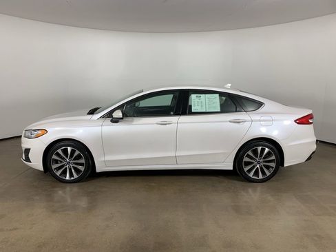 Used 2019 Ford Fusion SE image 16