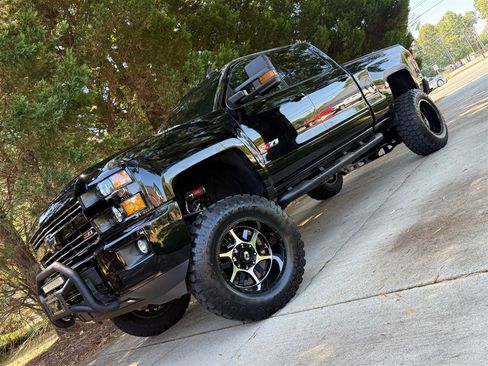 Used 2017 Chevrolet Silverado 2500 LTZ image 3