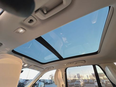 Certified 2024 Volvo XC90 B6 Ultimate w/ Protection Package Premier image 24