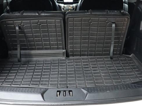 Used 2023 Ford Explorer XLT w/ Equipment Group 202A RWD image 40