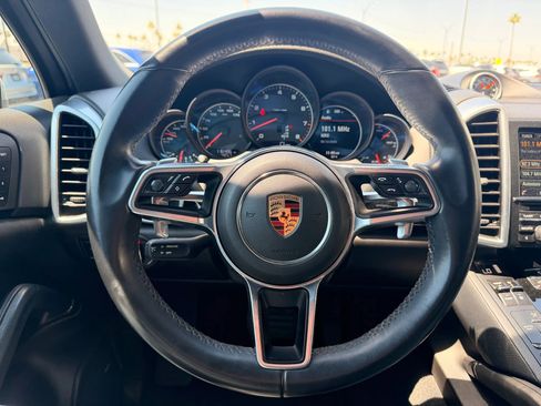 Used 2016 Porsche Cayenne AWD/4WD image 14