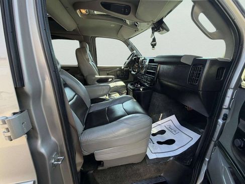 Used 2021 Chevrolet Express 2500 LS w/ Enhanced Convenience Package RWD image 30
