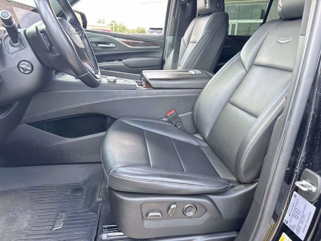 Used 2022 Cadillac Escalade ESV Luxury w/ LPO, Illumination Package AWD/4WD image 20