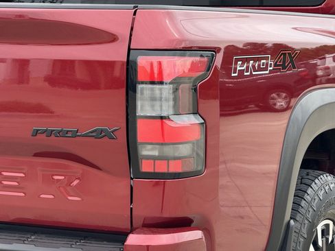 Used 2024 Nissan Frontier PRO-4X w/ Off-Road Protection Package AWD/4WD image 10