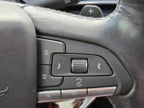 Used 2023 Cadillac Escalade ESV Premium Luxury RWD image 22