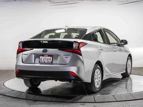 Certified 2019 Toyota Prius L Eco FWD image 4