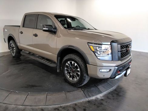 Used 2023 Nissan Titan PRO-4X w/ Pro-4x Convenience Package image 4