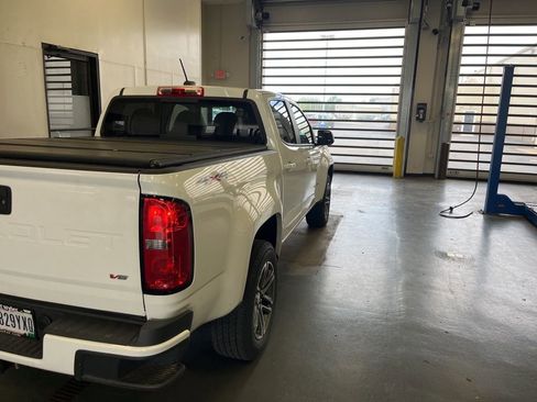 Used 2021 Chevrolet Colorado LT w/ LT Convenience Package image 6