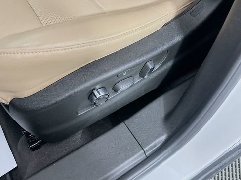 Used 2024 Cadillac XT4 Premium Luxury w/ Technology Package image 19