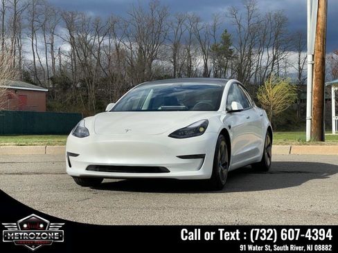 Used 2023 Tesla Model 3 Standard Range RWD image 2