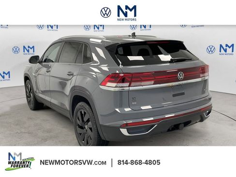 New 2026 Volkswagen Atlas Cross Sport SE image 2