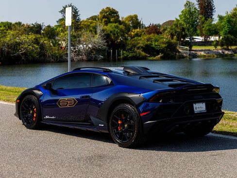 Used 2023 Lamborghini Huracan Sterrato image 5