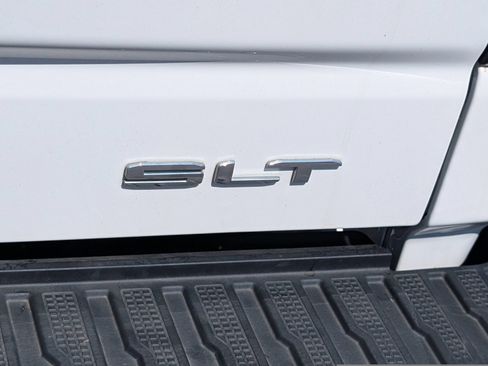 Used 2025 GMC Sierra 1500 SLT AWD/4WD image 6