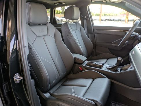 New 2025 Audi Q3 2.0T Premium image 10