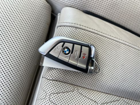 Used 2021 BMW X7 xDrive40i w/ Premium Package AWD/4WD image 36