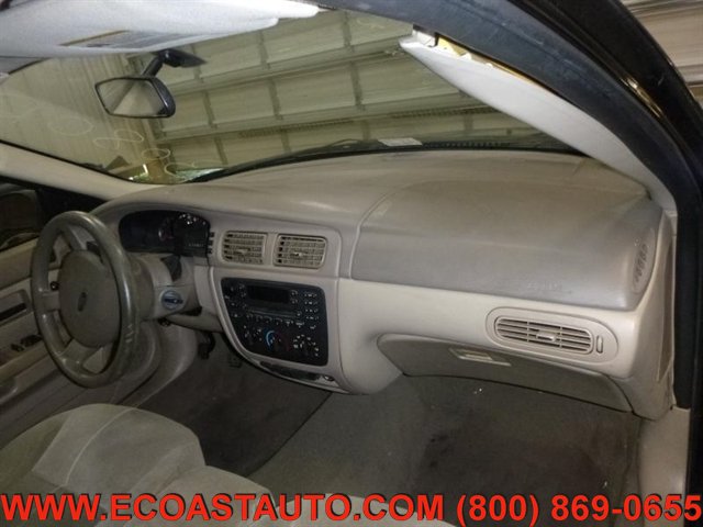 Used 2005 Ford Taurus SE FWD image 9