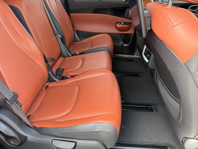 Used 2024 Kia Carnival SX FWD image 11