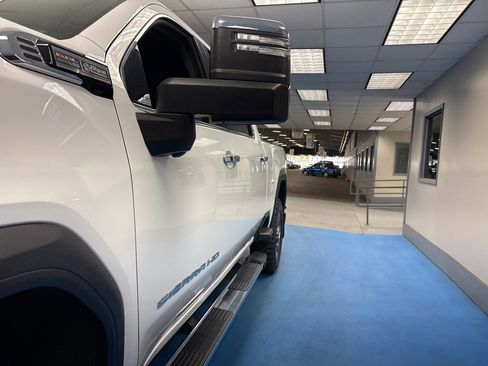 Certified 2025 GMC Sierra 2500 SLT w/ SLT Premium Package image 18