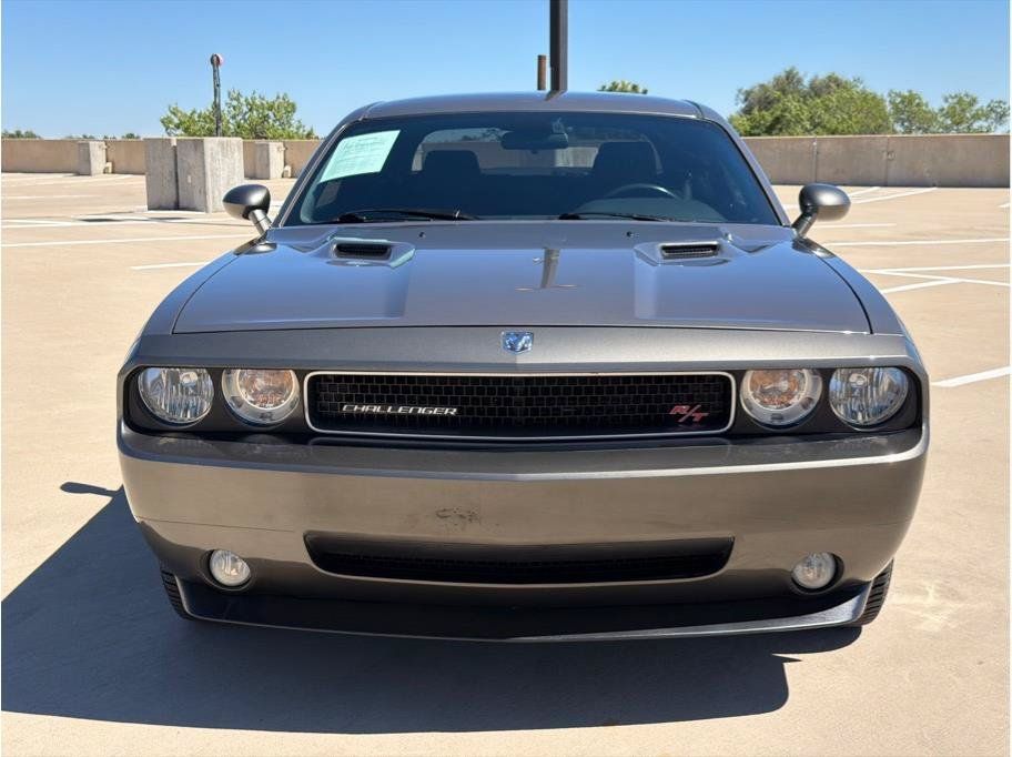 Used 2009 Dodge Challenger R/T w/ Sound Group RWD image 2