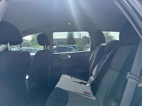 Used 2017 Nissan Pathfinder SV AWD/4WD image 10