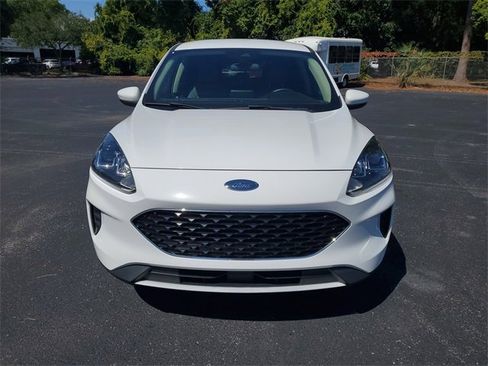 Used 2020 Ford Escape SE image 2