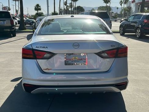 Used 2024 Nissan Altima 2.5 SV FWD image 23