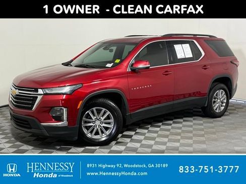 Used 2023 Chevrolet Traverse LT FWD image 1