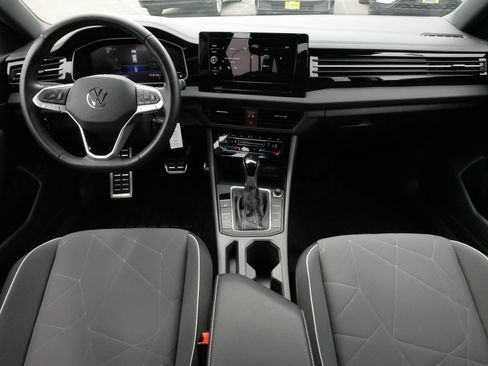 Used 2025 Volkswagen Jetta Sport FWD image 10
