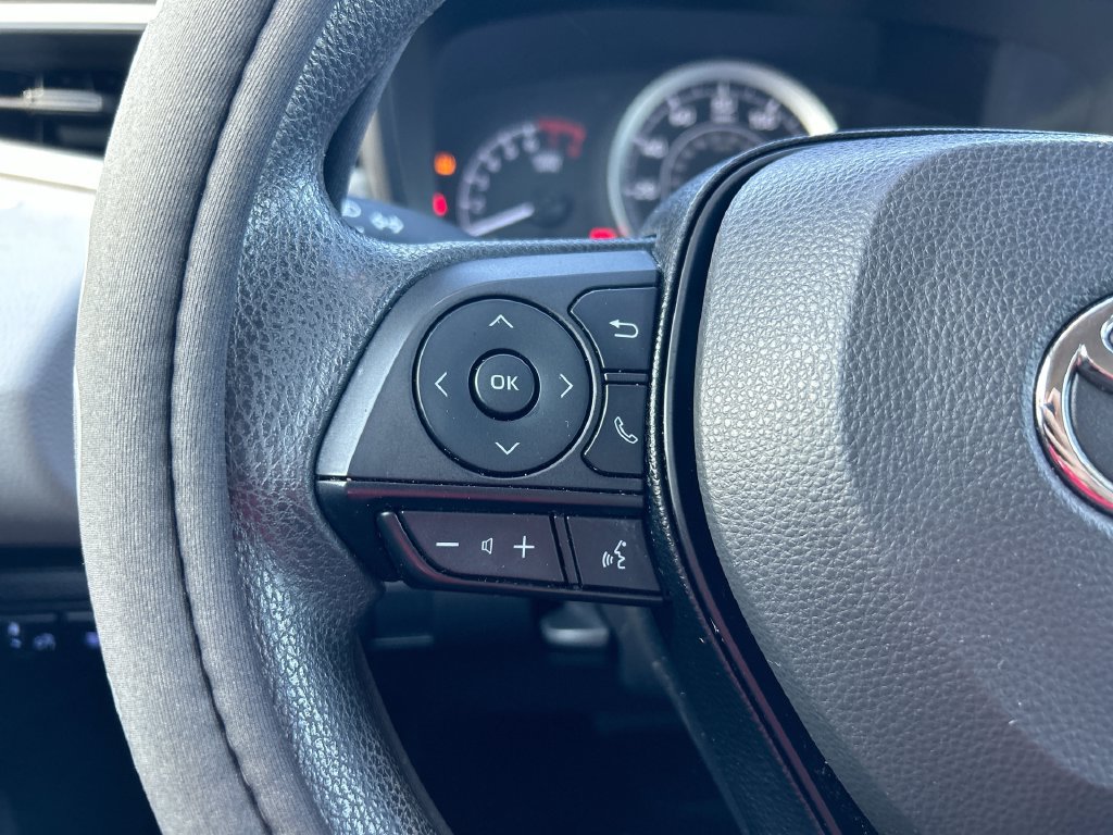 Used 2020 Toyota Corolla LE FWD image 15