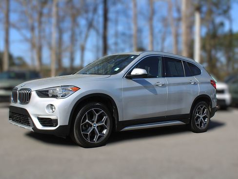 Used 2019 BMW X1 xDrive28i w/ Convenience Package image 3