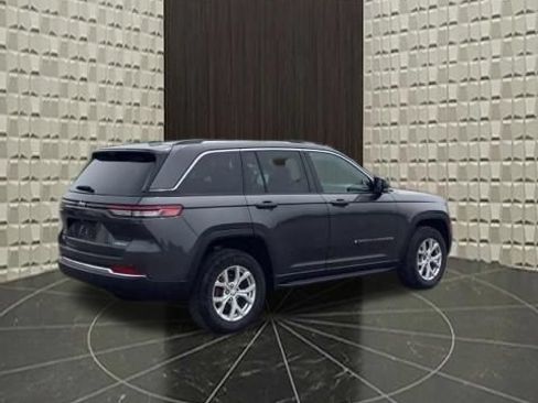 Certified 2023 Jeep Grand Cherokee Limited w/ Luxury Tech Group II AWD/4WD image 4