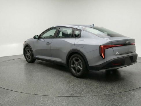 Used 2025 Kia K4 LXS image 6