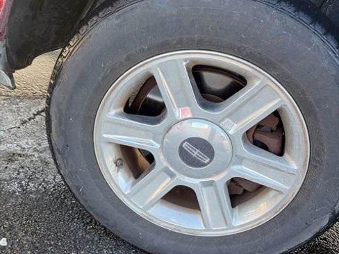 Used 2004 Lincoln Aviator AWD image 7