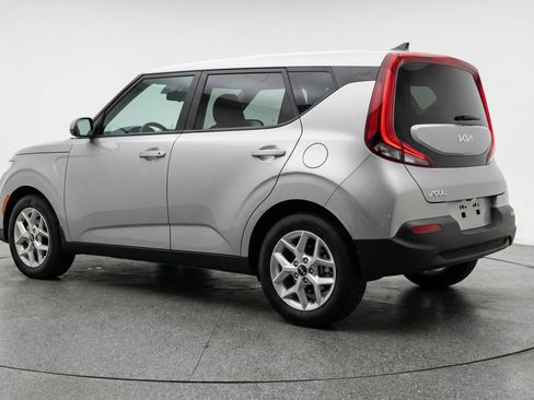Used 2025 Kia Soul LX w/ LX Technology Package image 6