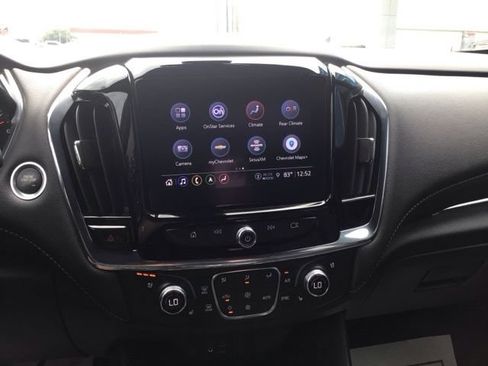 Used 2023 Chevrolet Traverse Premier FWD image 14
