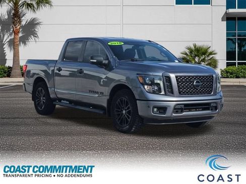 Used 2018 Nissan Titan SV w/ SV Convenience Package RWD image 3