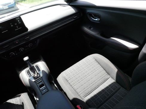 Certified 2026 Honda HR-V Sport image 11
