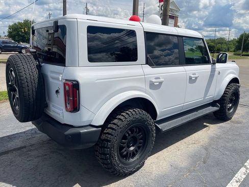 Used 2025 Ford Bronco Outer Banks AWD/4WD image 3