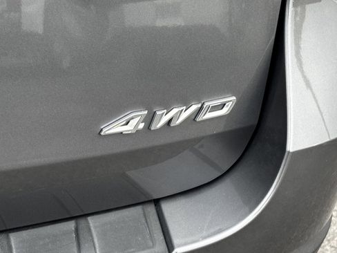 Used 2022 Ford Explorer XLT image 15