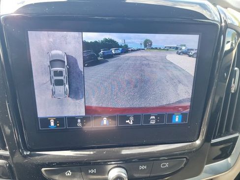 Used 2022 Chevrolet Traverse LT w/ LT Premium Package AWD/4WD image 54