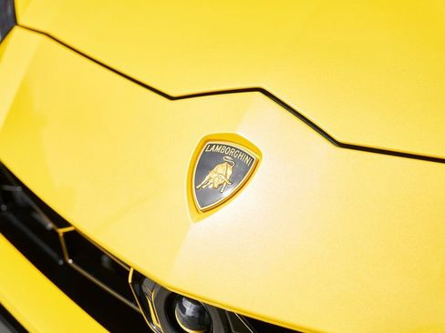 Used 2021 Lamborghini Urus image 8