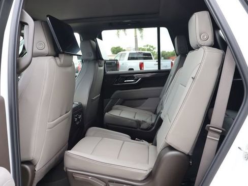 New 2026 GMC Yukon Elevation image 17