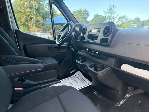 Used 2023 Mercedes-Benz Sprinter 2500 w/ Dashboard Charging Package image 15